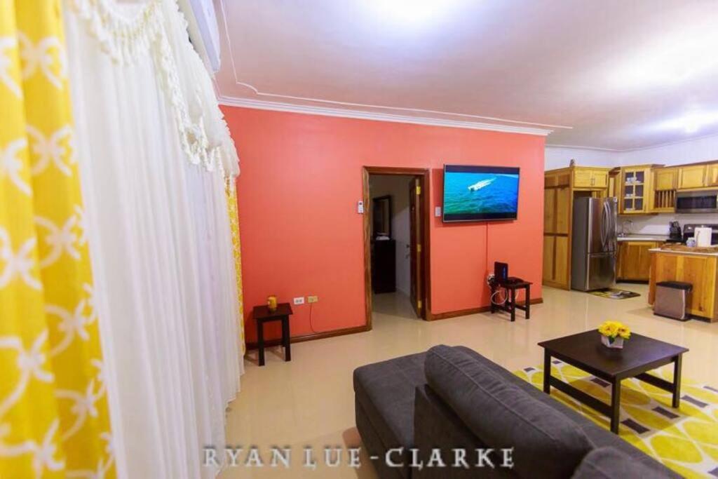 Shan'S Manor.... Excellent Location!!! Kingston Exterior foto